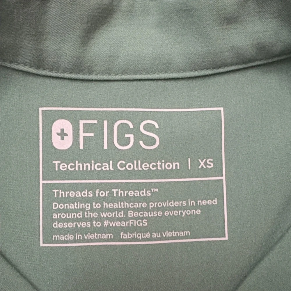 Figs Scrubs in Jade Green - Picture 2 of 3